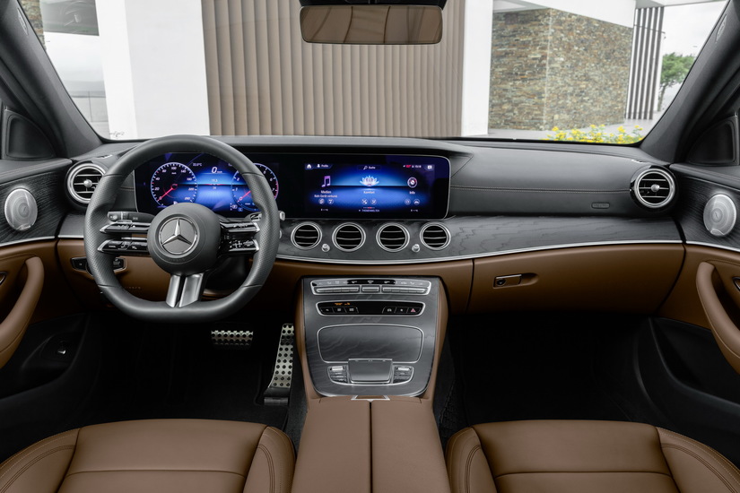 Mercedes-Benz E-Class 2021 gây ấn tượng với diện mạo và loạt công nghệ