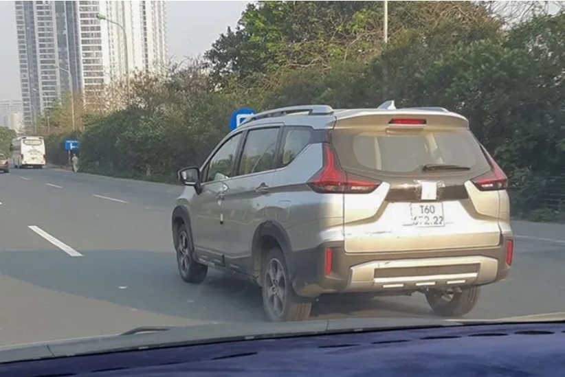Bắt gặp Mitsubishi Xpander Cross trên đường phố Hà Nội