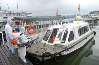 Quảng Ninh tạm dừng đón khách du lịch để đối phó với Covid-19