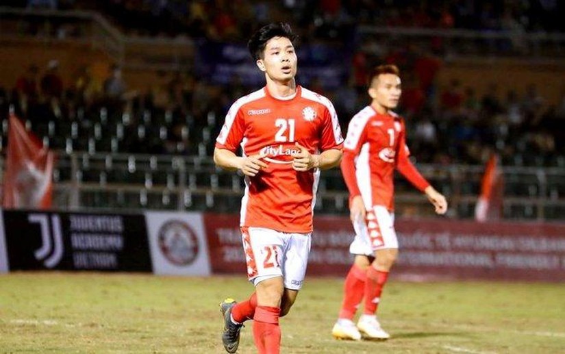 Bóng đá Việt Nam vượt qua Australia trên BXH châu Á