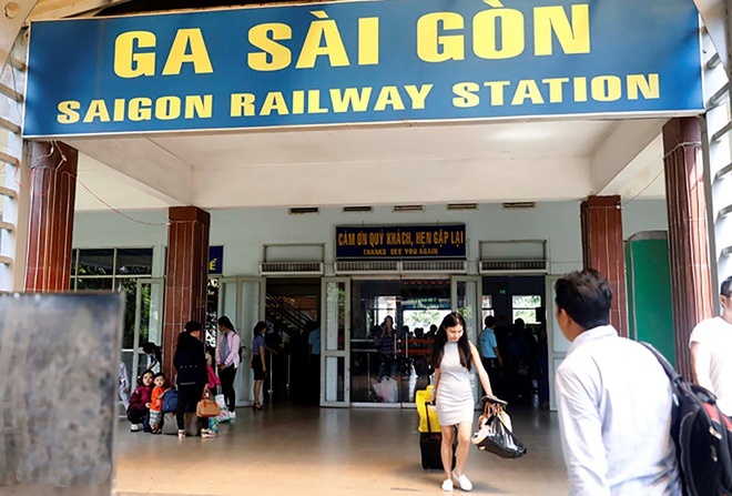 Tìm ra 5 người đi cùng chuyến bay có ca nhiễm Covid-19 tại ga Sài Gòn