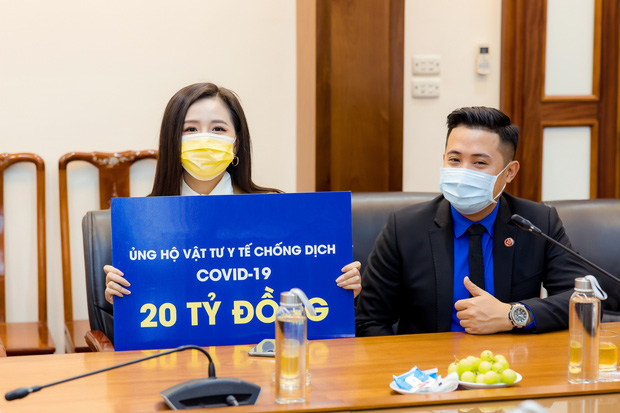 Mai Phương Thuý trao 20 tỉ cho Thủ tướng chính phủ chống  đại dịch Covid-19