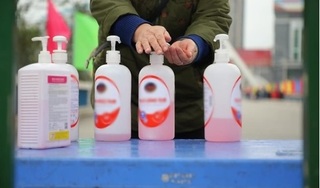 Chuyên gia khuyến cáo cách chọn mua nước rửa tay khô phòng Covid-19