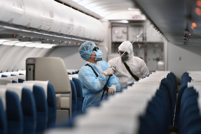Bộ Y tế khẩn cấp tìm người trên 14 chuyến bay có bệnh nhân Covid-19