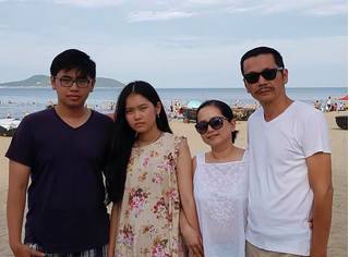 NSND Trung Anh lo lắng vì con trai mắc kẹt ở Thái Lan