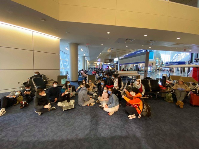 Đoàn du học sinh Việt Nam bị hủy chuyến bay tại Mỹ
