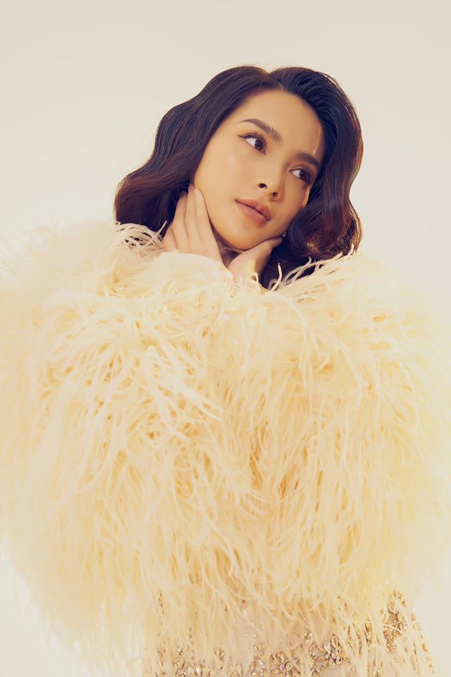 Người mẫu Quỳnh Lương khoe vẻ đẹp không tì vết trong bộ ảnh mới lạ
