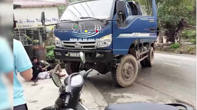 Yên Bái: Xe tải quay đầu chèn chết người đàn ông