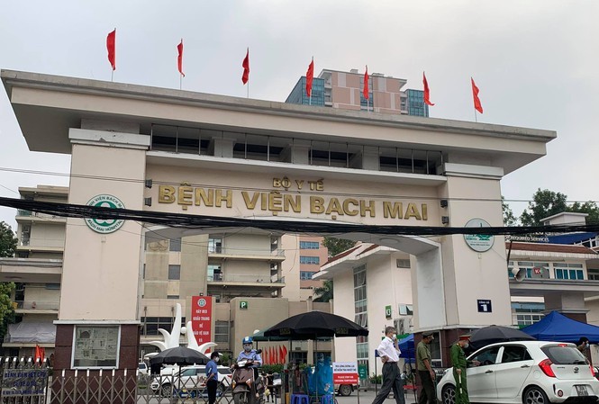 Bệnh viện Bạch Mai thực hiện 'Nội bất xuất, ngoại bất nhập'