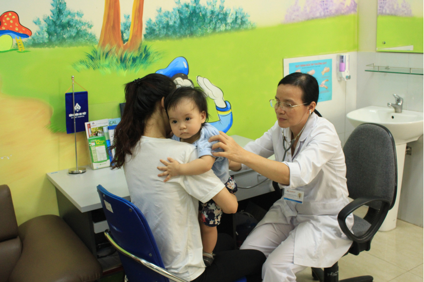 Chuyên gia 'mách' bố mẹ những điều quan trọng cần lưu ý khi tiêm vaccine cho bé
