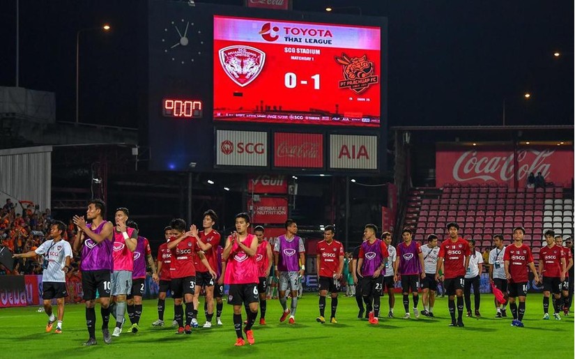 Bóng đá Thái Lan cắt giảm cắt giảm 50% tiền lương của nhân viên