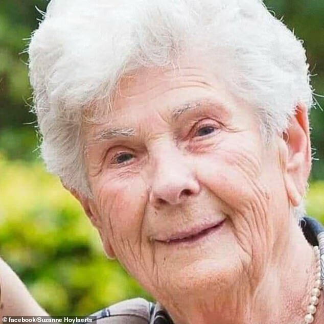 Cụ bà qua đời ở tuổi 90 do nhiễm Covid-19 sau khi nhường máy thở cho bệnh nhân trẻ tuổi