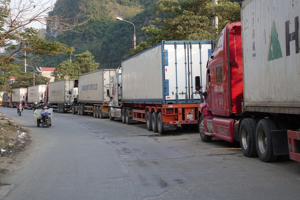 Lại ùn tắc hàng xuất khẩu tại cửa khẩu Lạng Sơn