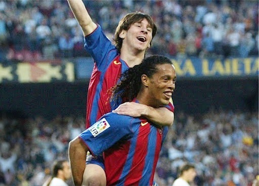 Xavi Hernandez: ‘Chỉ có Messi là trên tài Ronaldinho’