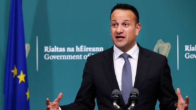 Thủ tướng Ireland quay lại nghề bác sĩ để tham gia chống Covid-19
