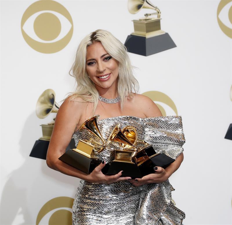 'Nữ quái' Lady Gaga huy động 35 triệu đô quyên góp chống Covid-19