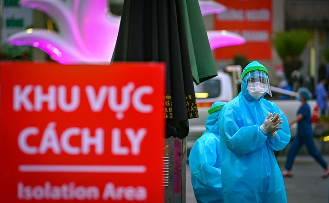 Việt Nam có 2.738 ca nghi ngờ mắc Covid-19, hơn 74.000 người cách ly y tế 