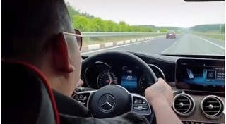 Tài xế Mercedes phóng 'bạt mạng' 234 km/h trên cao tốc