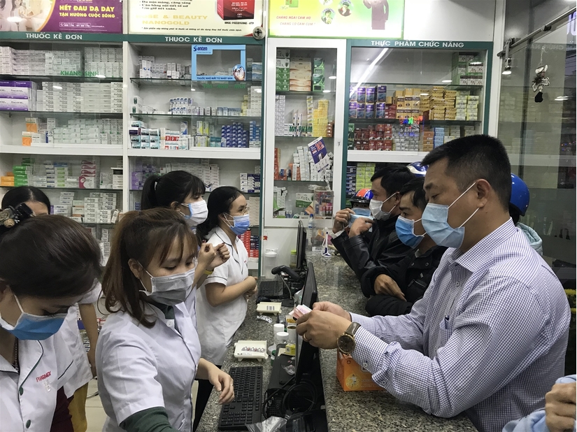 Chủ tịch Nguyễn Đức Chung yêu cầu các hiệu thuốc báo cáo người mua thuốc cảm, ho, sốt 2