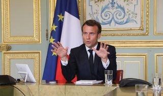 Pháp phong tỏa đất nước thêm 1 tháng