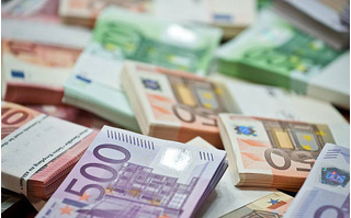 Tỷ giá euro hôm nay 17/8: Techcombank tăng 499 đồng chiều bán ra