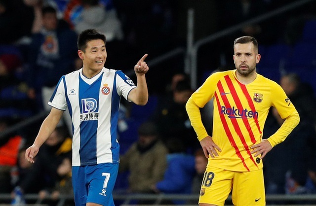 Tiền đạo Wu Lei  sẽ chia tay La Liga để về quê hương chơi bóng đó