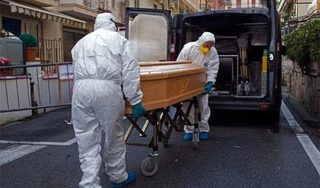 Nhân viên y tế tử vong do lây nhiễm Covid-19 từ xác chết