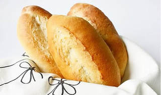 Cách làm bánh mì nóng giòn siêu đơn giản bằng nồi chiên không dầu