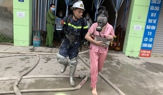 14 người thoát chết trong nhà nghỉ bị cháy tại Hà Nội