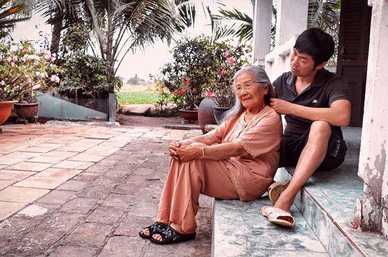 Phim mới của Việt Hương: khi mẹ già là cái ‘cân’ giúp con cái tranh giành tài sản