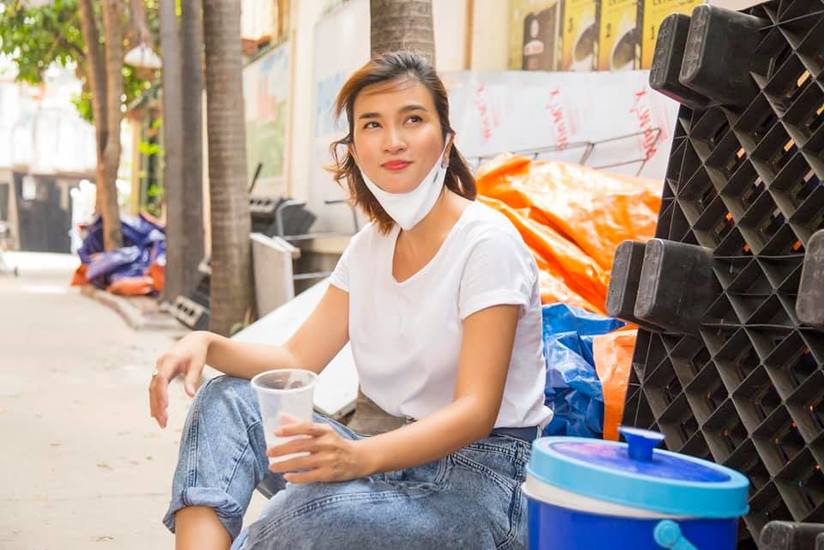 Kim Tuyến quyên góp 11 tấn gạo đổ cây ATM giúp người nghèo