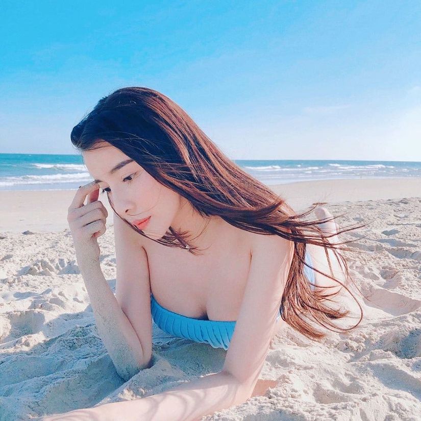 Cao Thái Hà mặc bikini khoe đường cong chuẩn từng cm