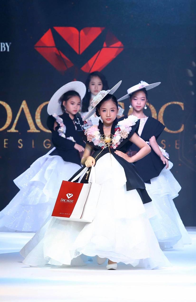 NTK Đắc Ngọc – 'cha đẻ' của dòng váy dạ hội trẻ em tại Việt Nam