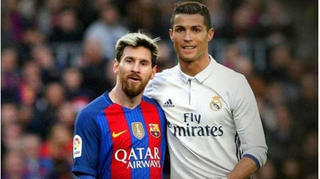 Ronaldo muốn là số một, HLV Quique Setien tiết lộ tương lai Messi