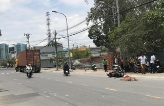 Nghi vấn tài xế không GPLX lái container tông chết người ở Sài Gòn