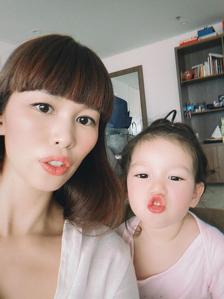 Chưa đầy 2 tuổi, con gái siêu mẫu Hà Anh đã chứng minh đẳng cấp của 'rich kid'