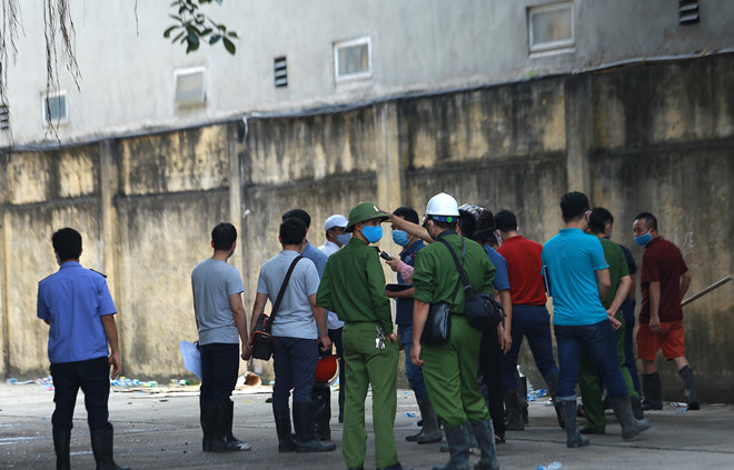Khám nghiệm hiện trường vụ hoả hoạn ở KCN Phú Thị khiến 3 người tử vong