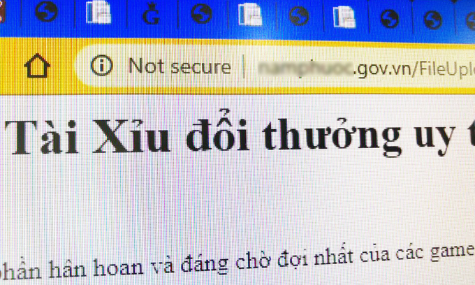 Website gov.vn bị tấn công, quảng cáo game đánh bài
