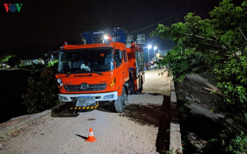 Trắng đêm tìm kiếm người đàn ông ở Lạng Sơn đuối nước mất tích