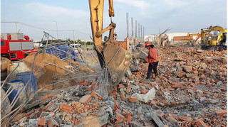 Sập công trình xây dựng ở Đồng Nai, 10 người chết