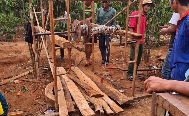 Đang vét giếng thì ngạt khí tử vong, 4 người xuống cứu phải nhập viện