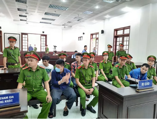 2 trung tá cảnh sát vắng mặt khi xét xử vụ giang hồ vây xe công an ở Đồng Nai
