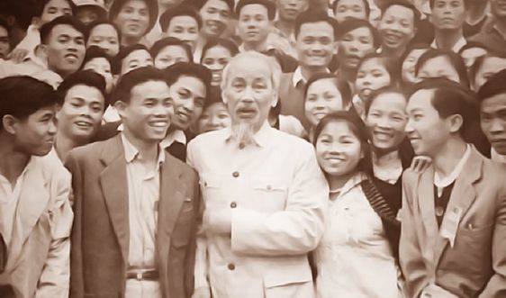 Kỷ niệm 130 năm ngày sinh Chủ tịch Hồ Chí Minh, Bác Hồ và khát vọng xây dựng đất nước hùng Cường