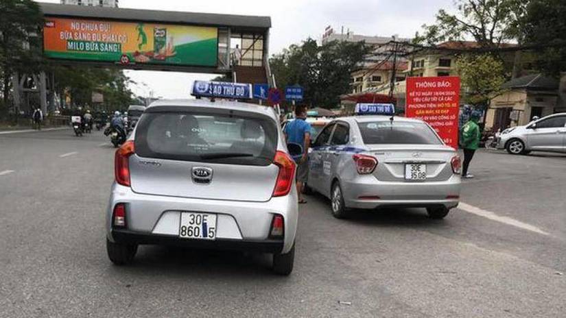 Sở GTVT Hà Nội yêu cầu xử nghiêm taxi cố tình che biển số 