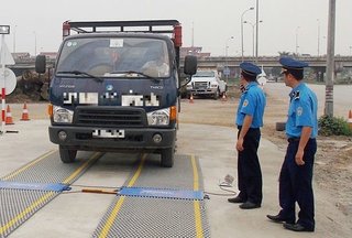 Truy tố 5 cán bộ thanh tra giao thông bảo kê logo 'xe vua' ở Hà Nội