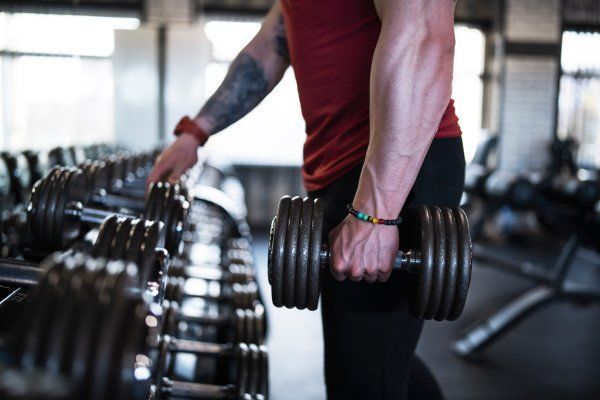 Tập gym có thực sự kiến nam giới yếu sinh lý?