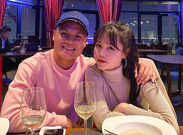 Quang Hải chính thức đưa bạn gái Huỳnh Anh về ra mắt mẹ