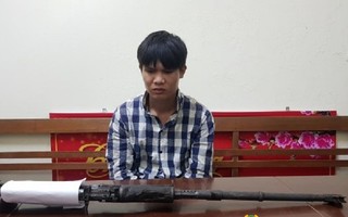 Lạng Sơn: Thanh niên mang súng quân dụng đi bán để mua ma túy