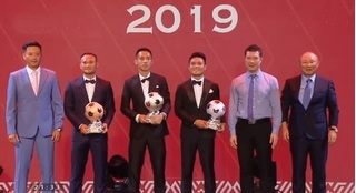 Đỗ Hùng Dũng nói gì khi giành danh hiệu Quả bóng Vàng Việt Nam 2019?