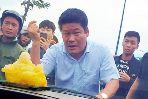 Vừa bị kết án 4 năm, người gọi giang hồ vây xe công an bị truy tố thêm tội trốn thuế